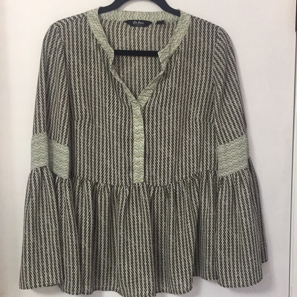 Du Jour Women’s Bell Sleeves Blouse